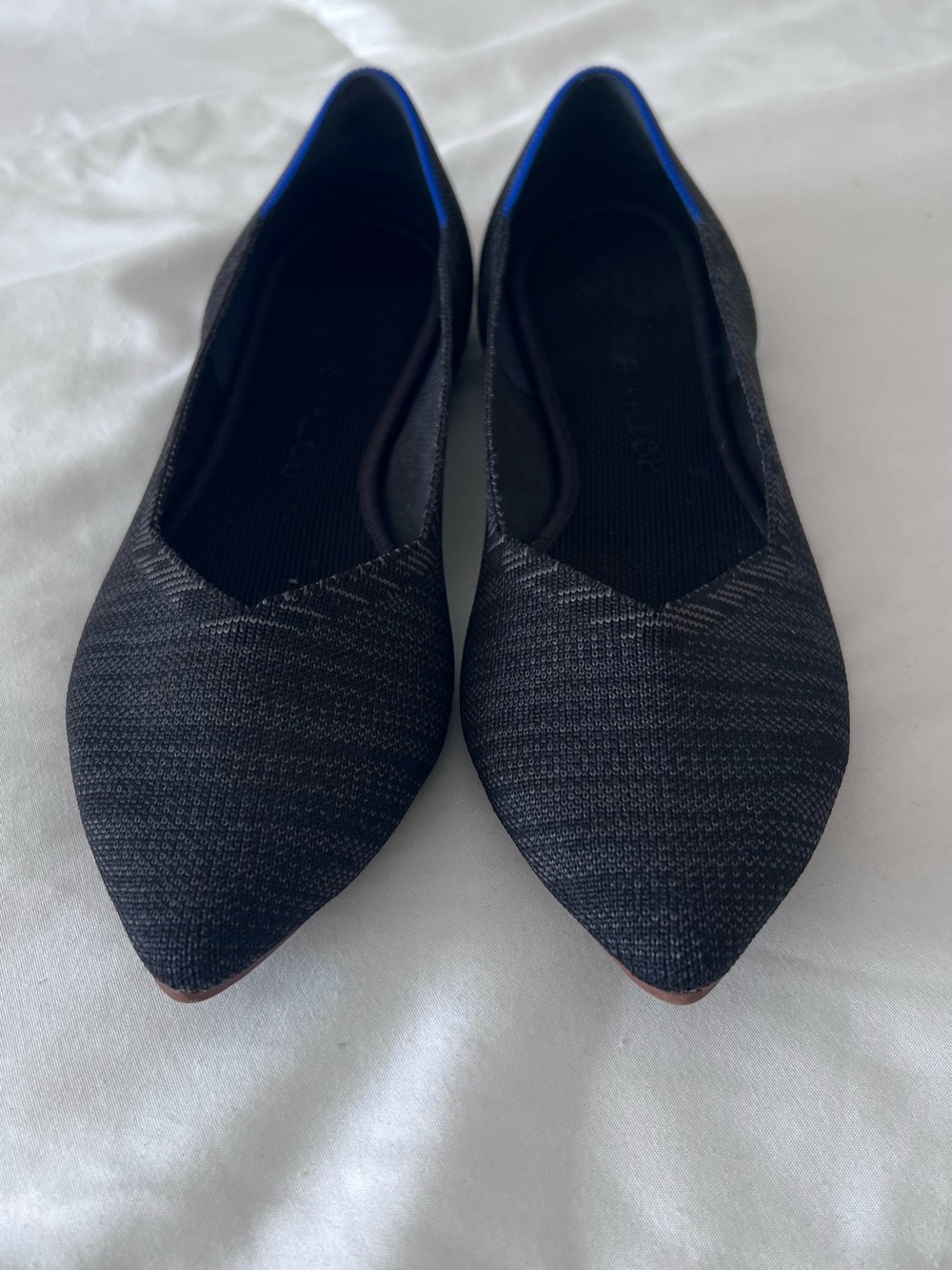 Rothy’s Women’s 10.5 Black Charcoal Pointed Toe Knit Ballet Flats Blue Trim